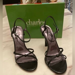 Charles and David Strappy Heel, Size 8